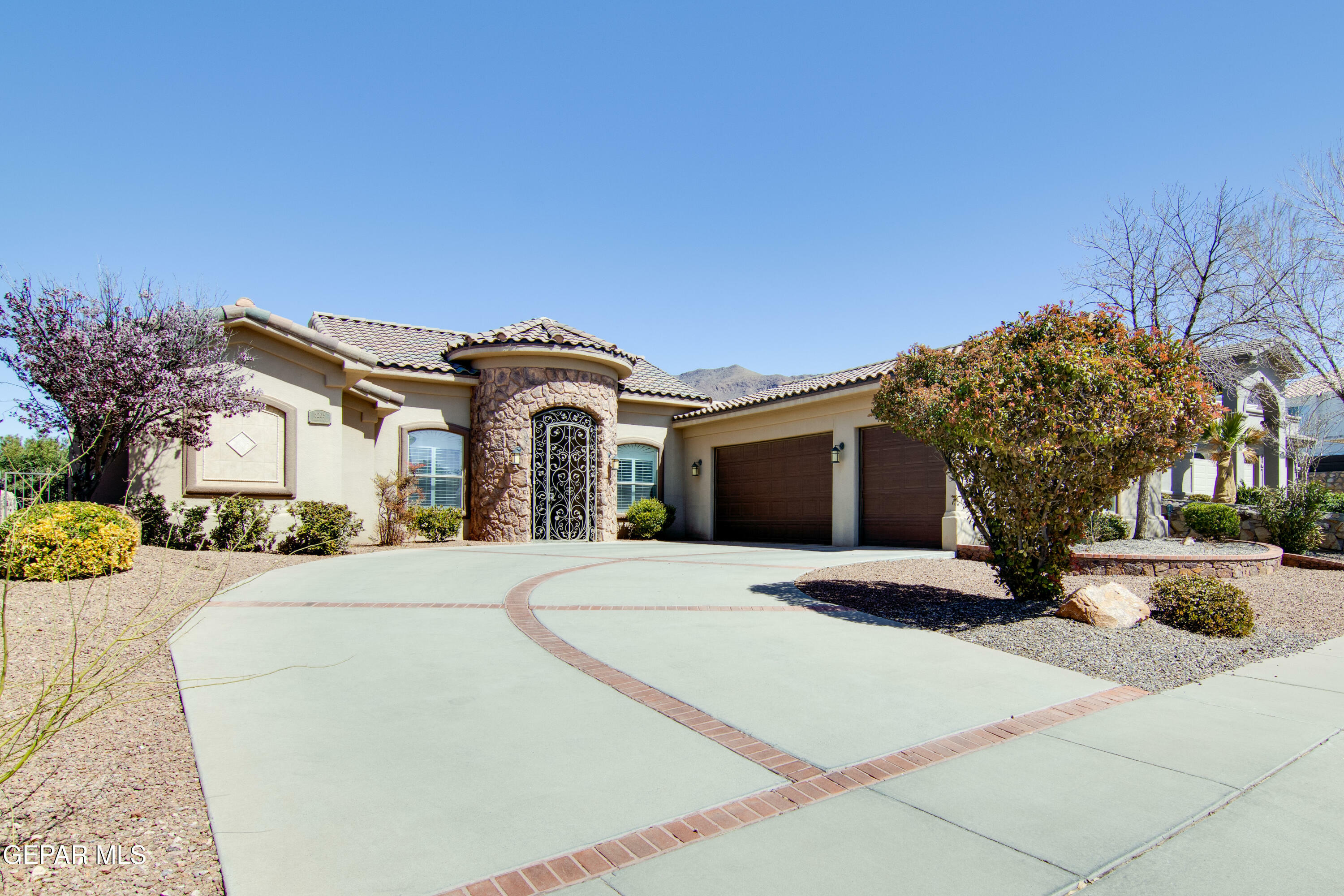 Property Photo: 6203 Franklin Hawk Avenue TX 79912