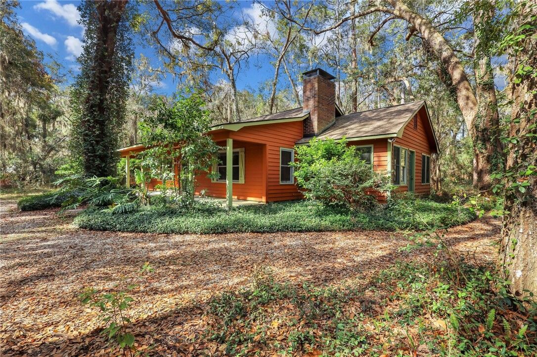 Property Photo: 211 N End Court GA 31525