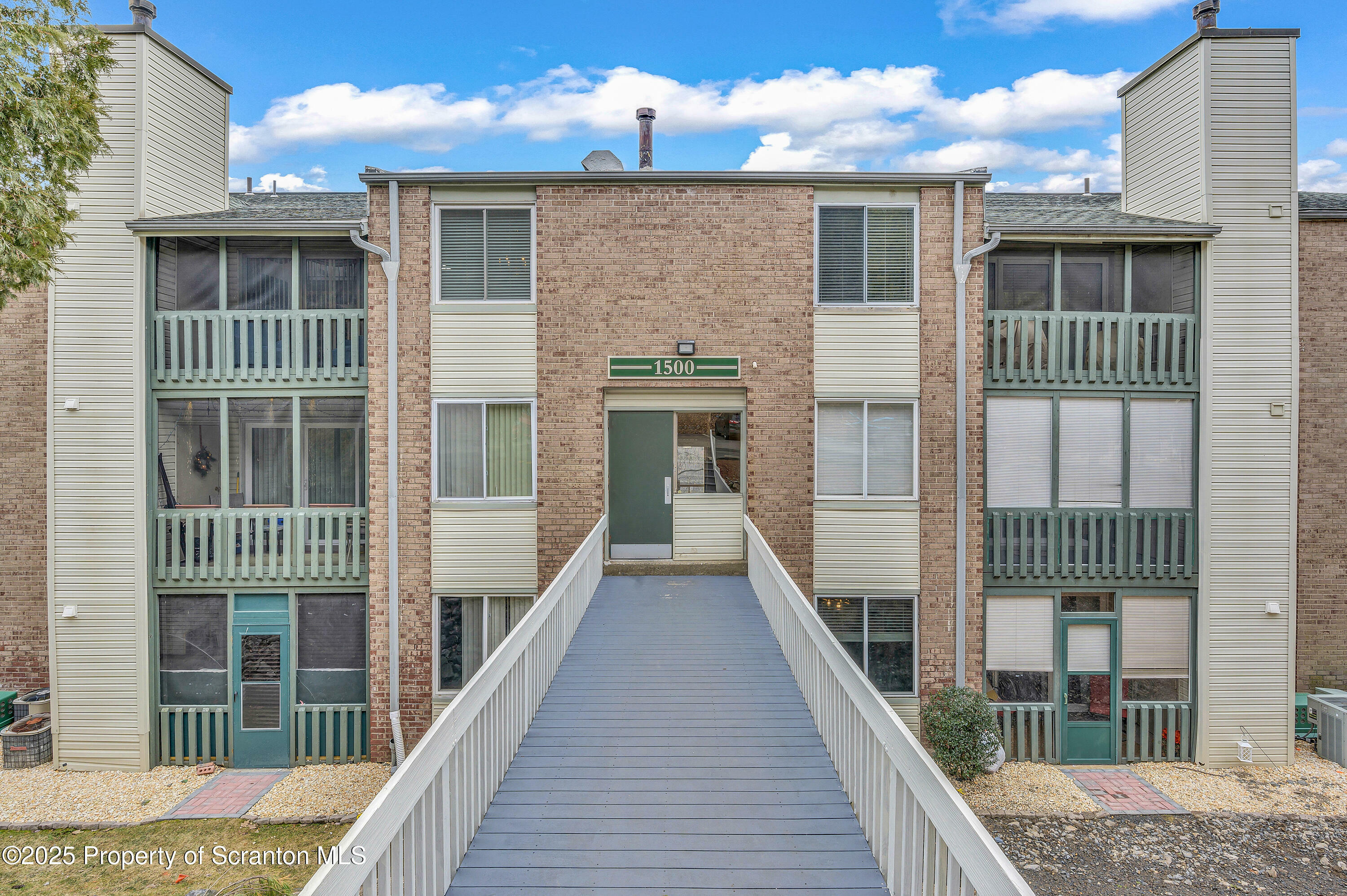 1508 Summit Pointe  Scranton PA 18508 photo