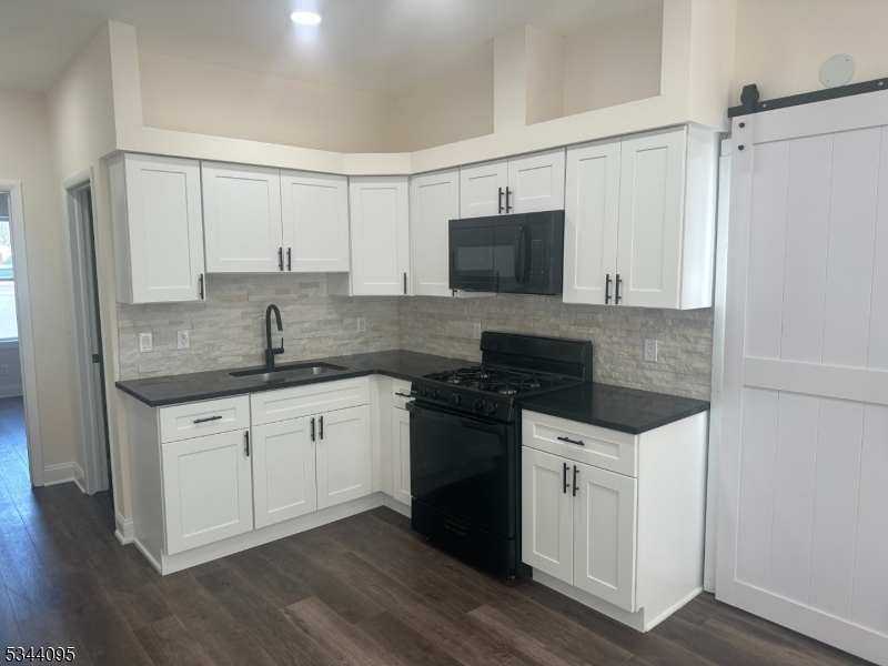Property Photo:  684 Passaic Ave 2  NJ 07110 