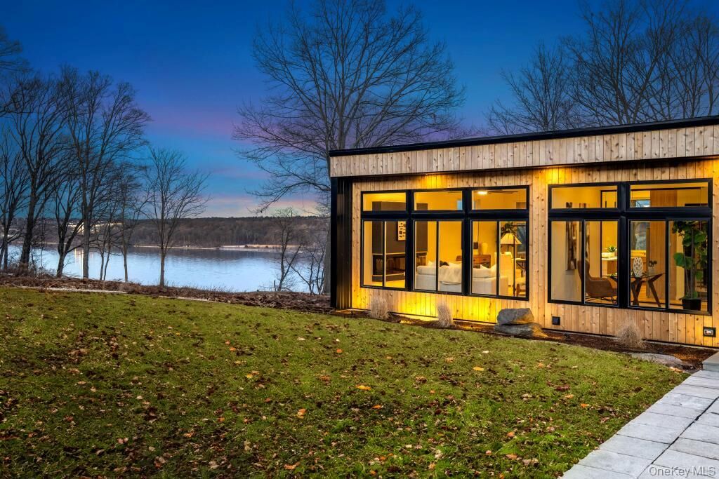 Property Photo:  8 River Vista Drive  NY 12542 