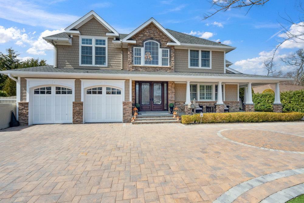 194 Shadybrook Lane  West Islip NY 11795 photo