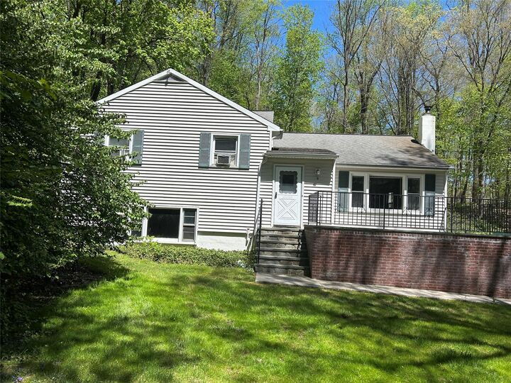 9 Grandview Drive  Pleasantville NY 10570 photo