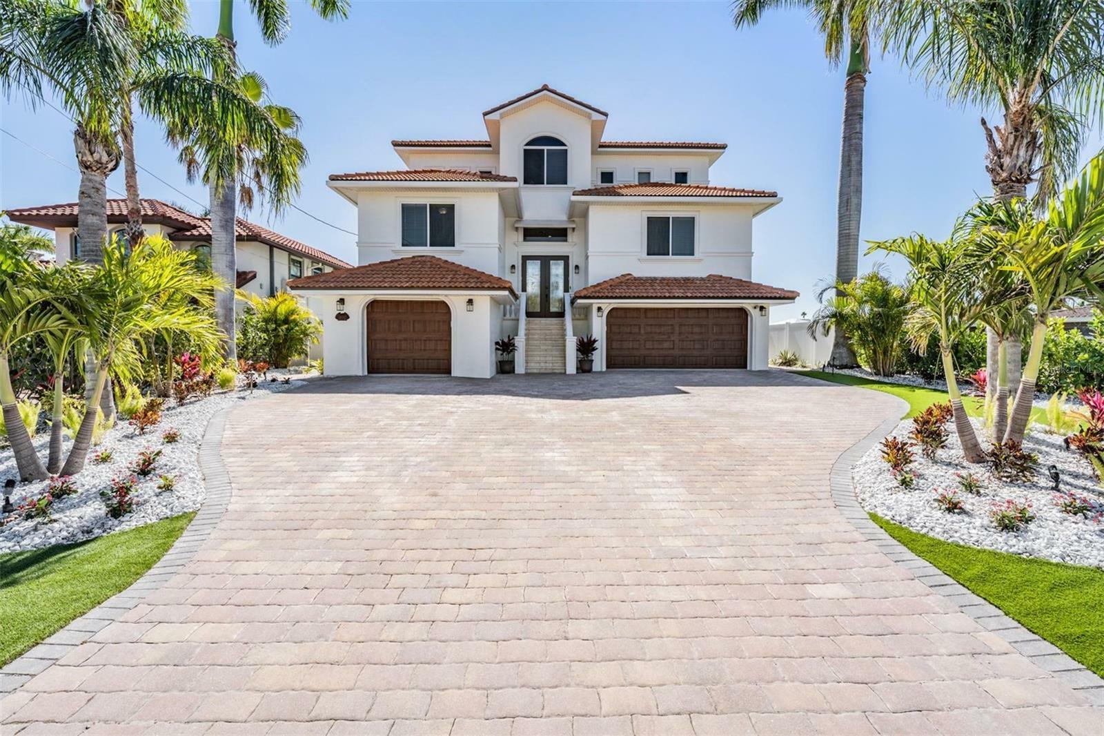 Property Photo: 16327 Redington Drive FL 33708