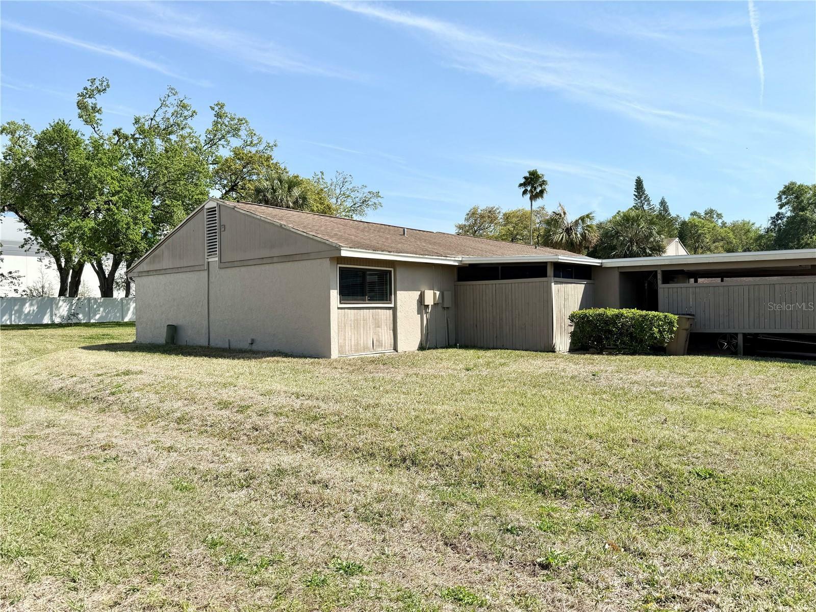 Property Photo: 8711 Plum Ln FL 33637