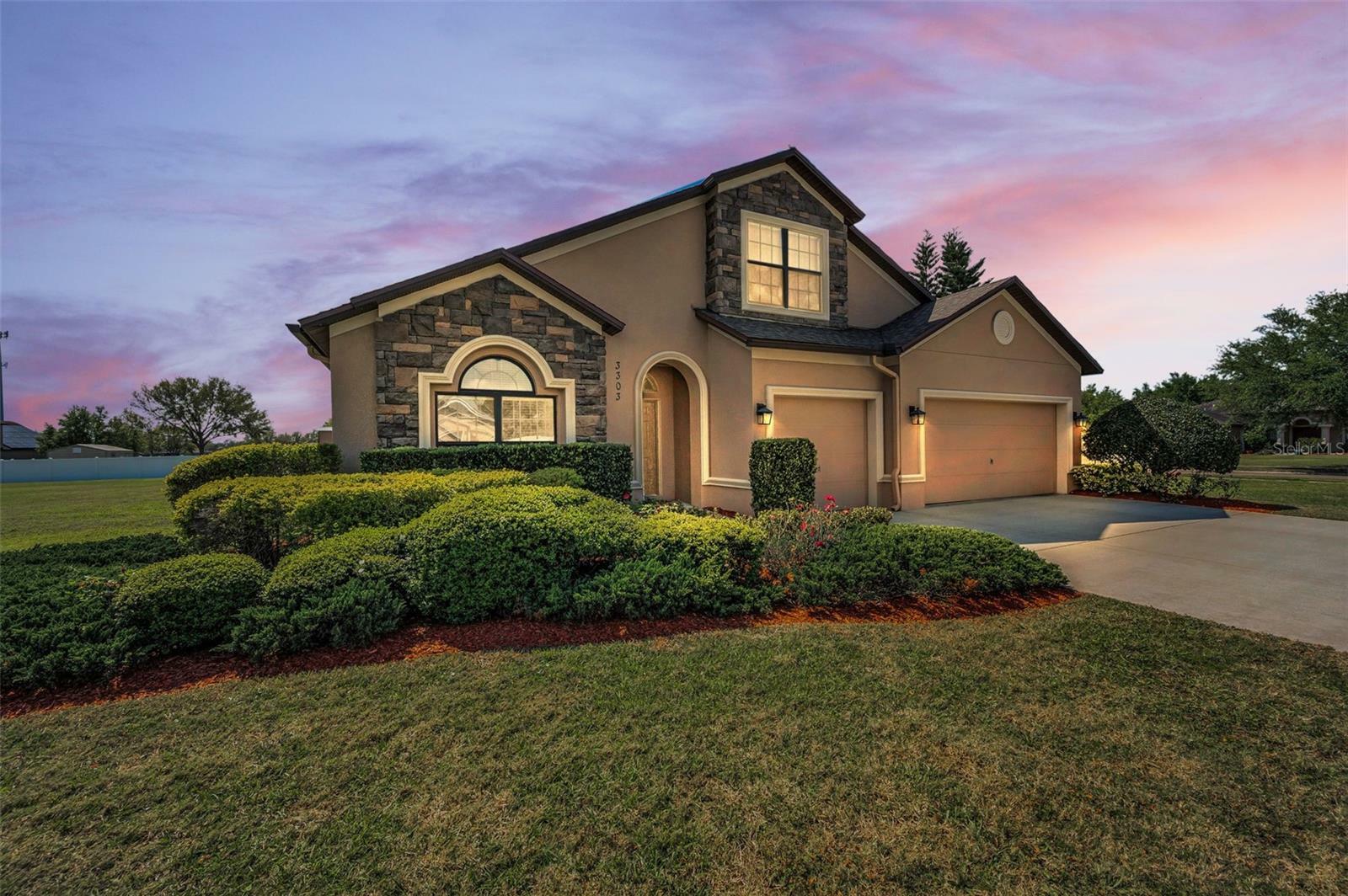 Property Photo: 3303 Ranchdale Drive FL 33566