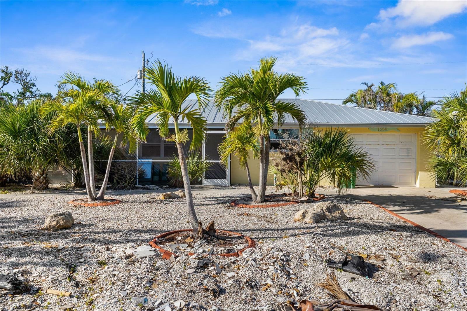 Property Photo: 1350 Holiday Drive FL 34223