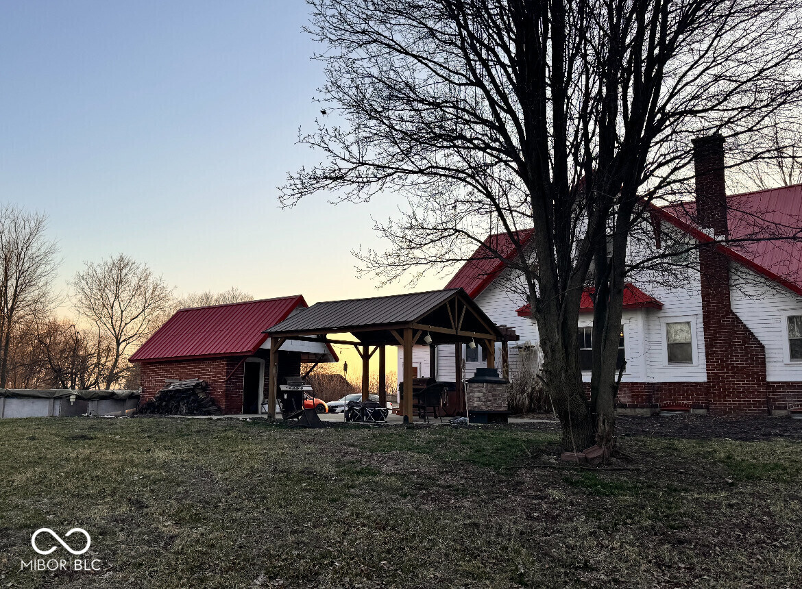Property Photo: 8089 W Old State Road 67 IN 46166