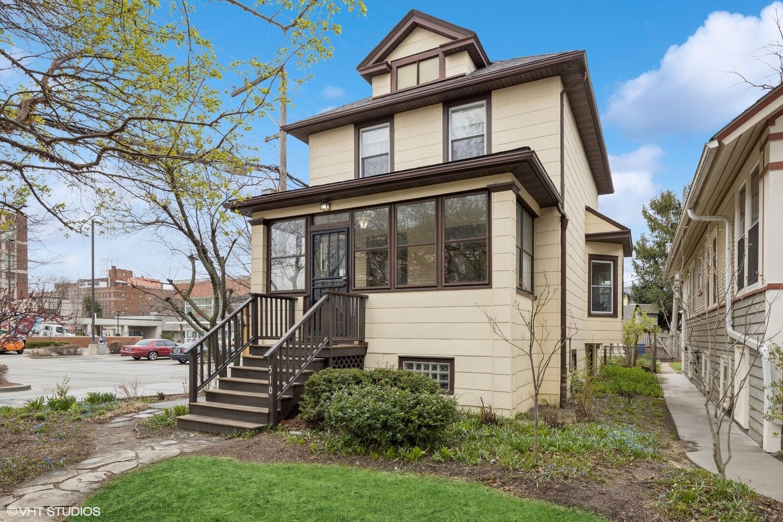 Property Photo:  510 S Grove Avenue  IL 60304 