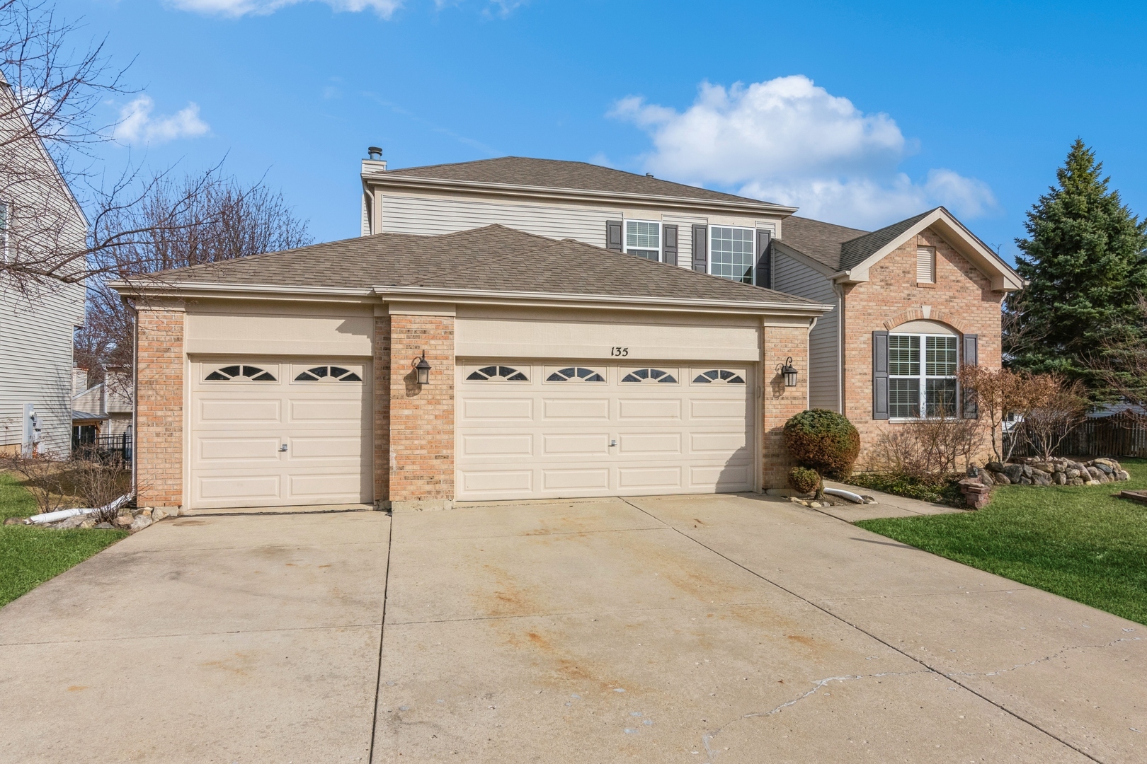 135 Buckskin Lane  Streamwood IL 60107 photo