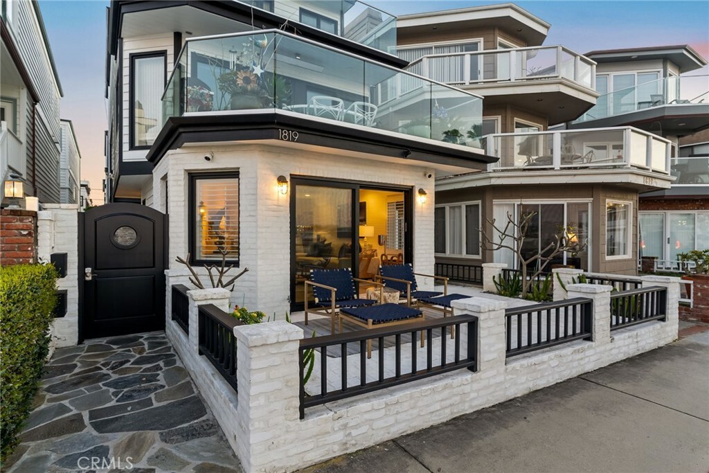 Property Photo: 1819 W Bay Avenue A CA 92663
