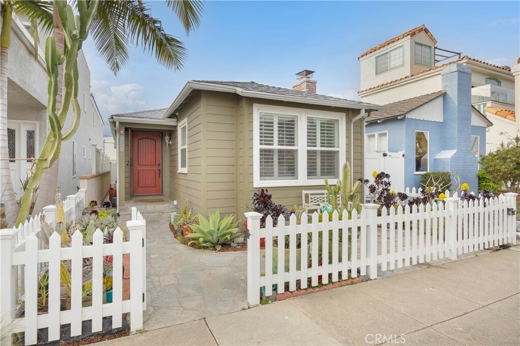 Property Photo: 1633 Ocean Avenue CA 90740