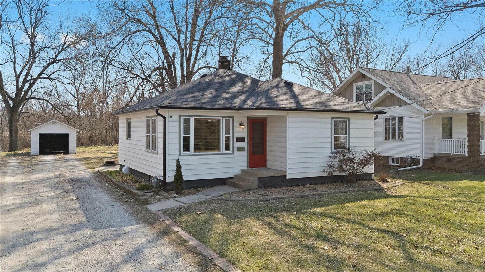 1576 Grand Avenue  Edwardsville IL 62025 photo