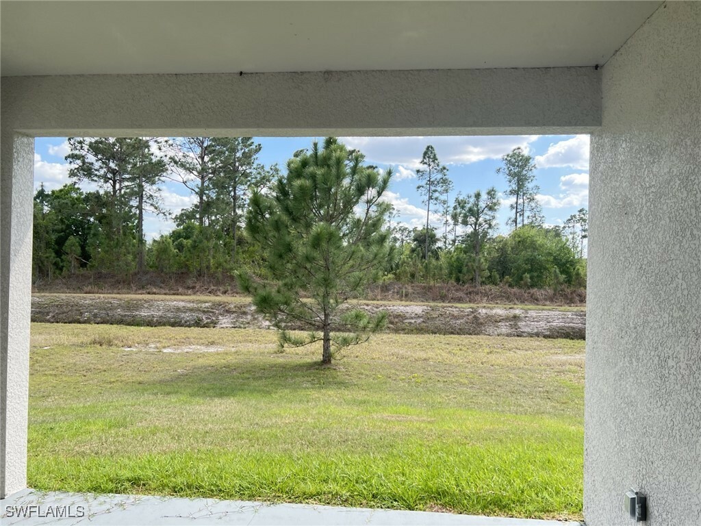 Property Photo: 1252 Edna Street E FL 33974