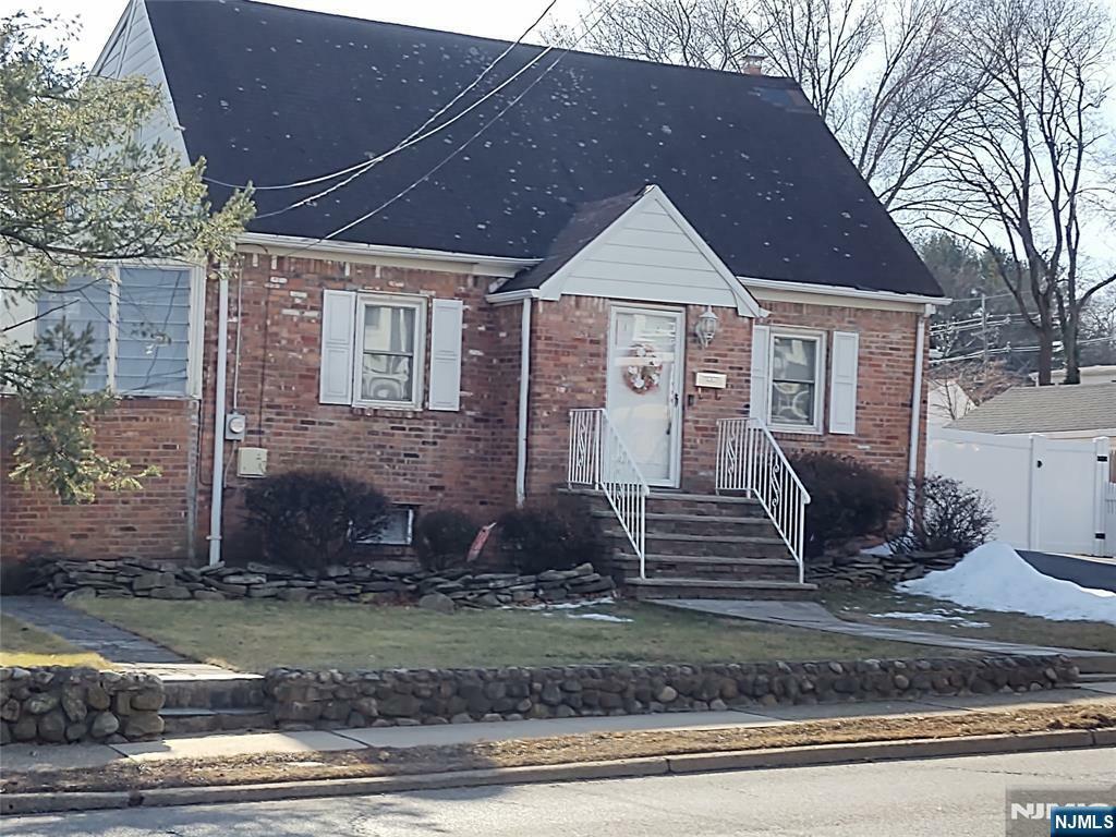 104 Wyckoff Avenue  Waldwick NJ 07463 photo
