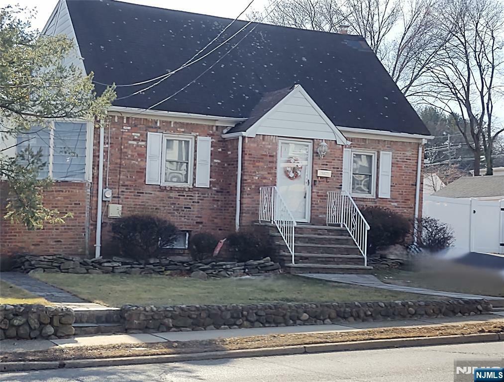 104 Wyckoff Avenue  Waldwick NJ 07463 photo