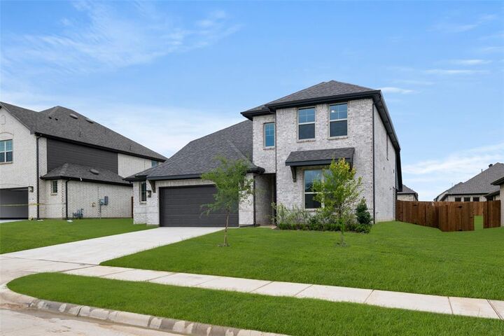 Property Photo: 412 Wabash Drive TX 75167