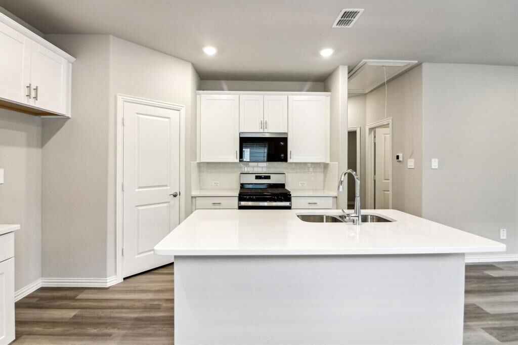 Property Photo:  713 Caraway Drive  TX 75071 