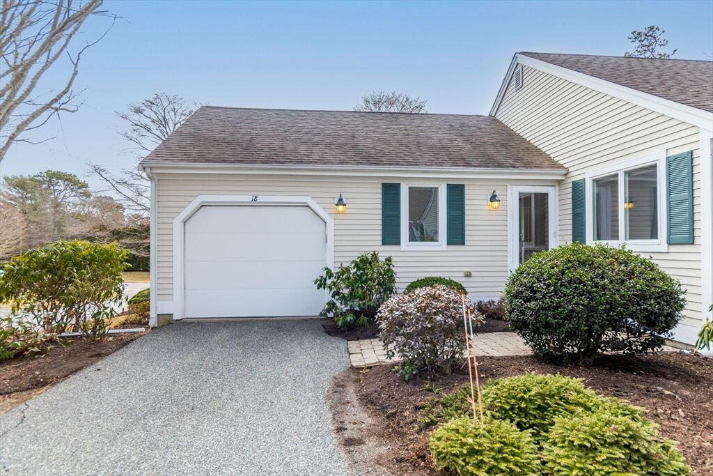Property Photo:  18 Driver Ln 18  MA 02649 