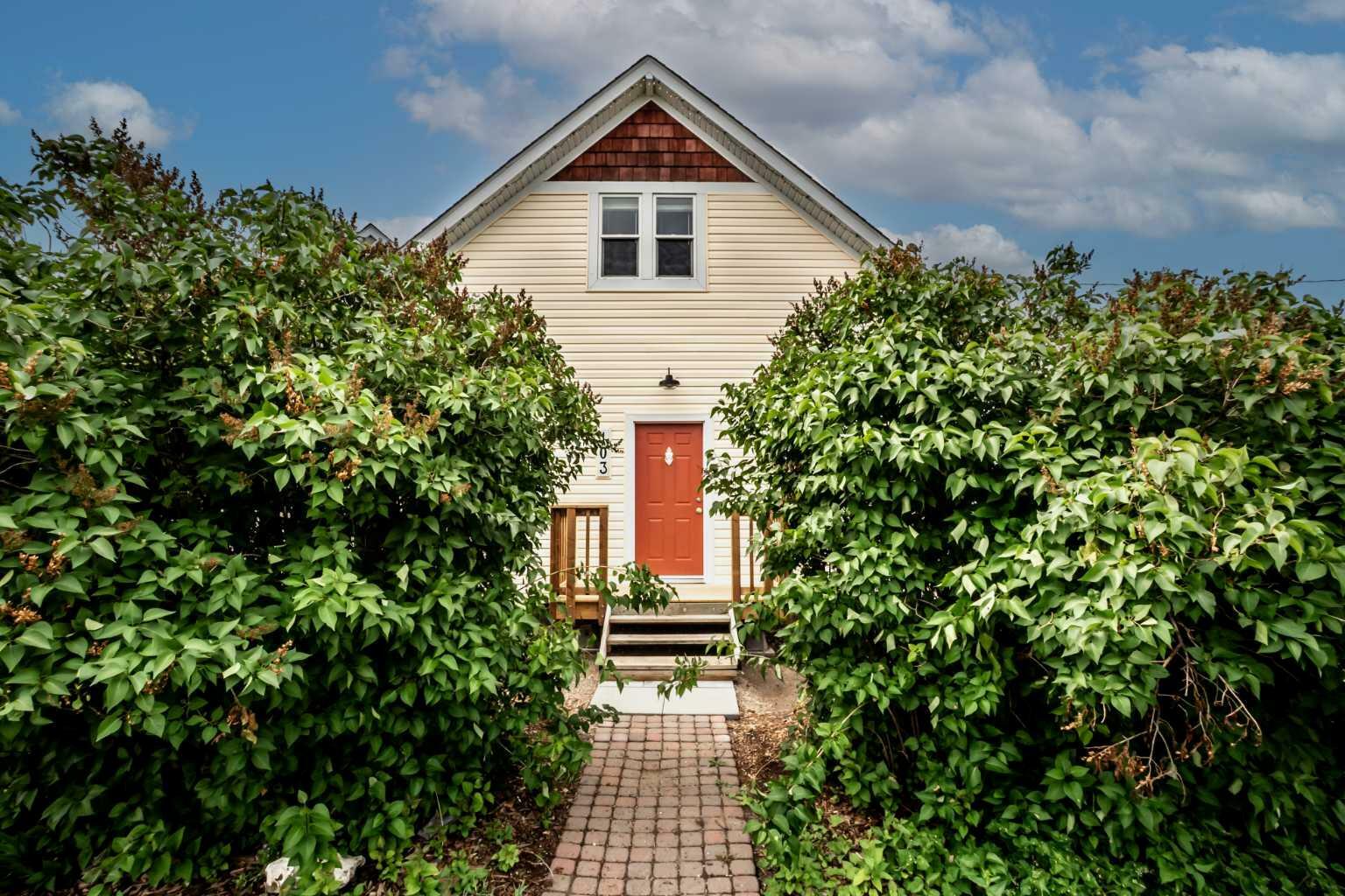 103 Niblock Street  Cayley AB T0L 0P0 photo