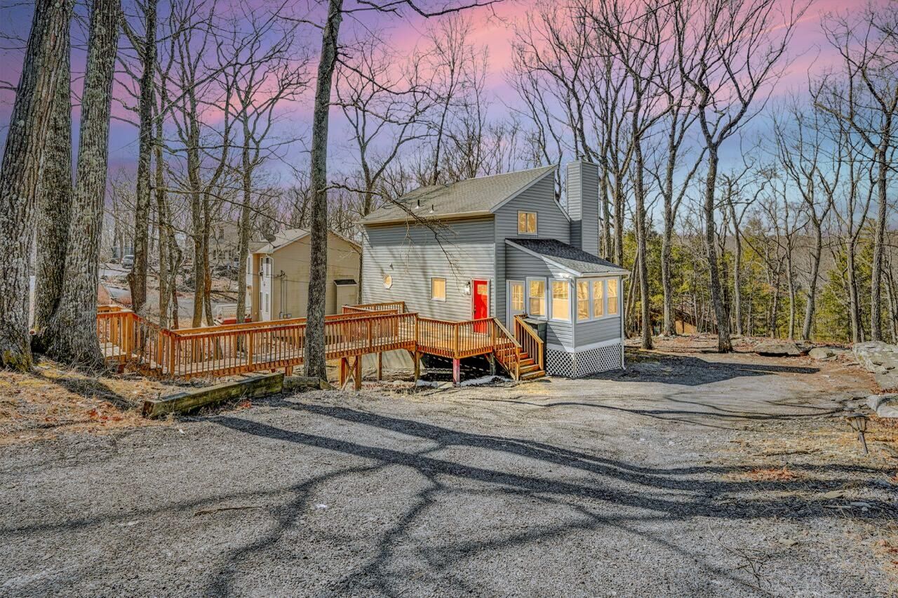 Property Photo: 104 Durham Drive PA 18324
