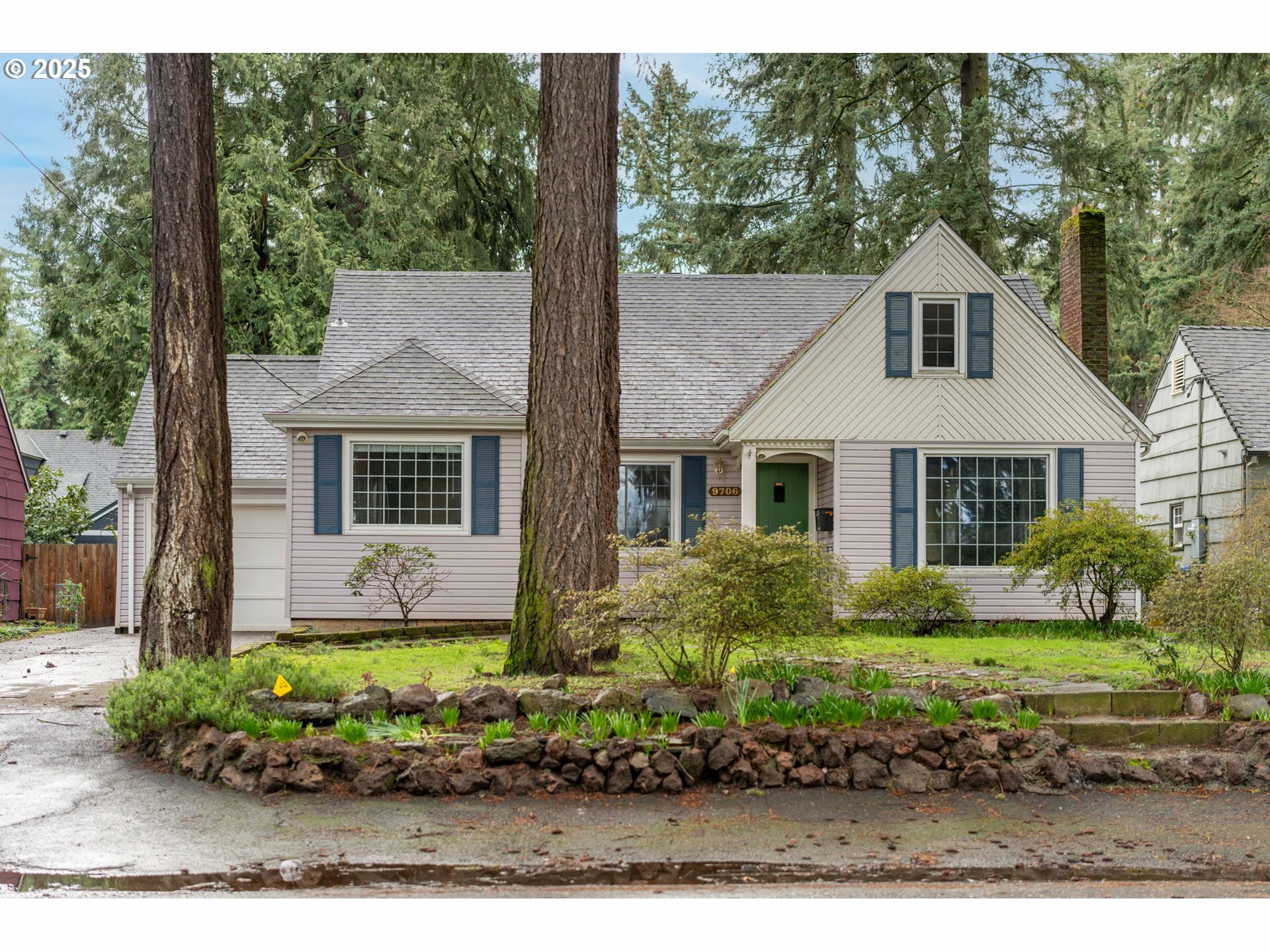 9706 NE Skidmore St  Portland OR 97220 photo