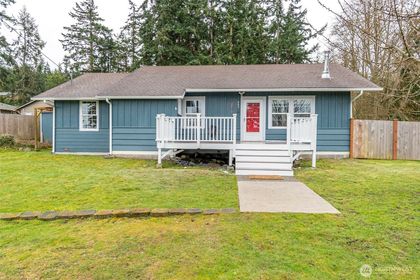 995  Linda Lane  Oak Harbor WA 98277 photo