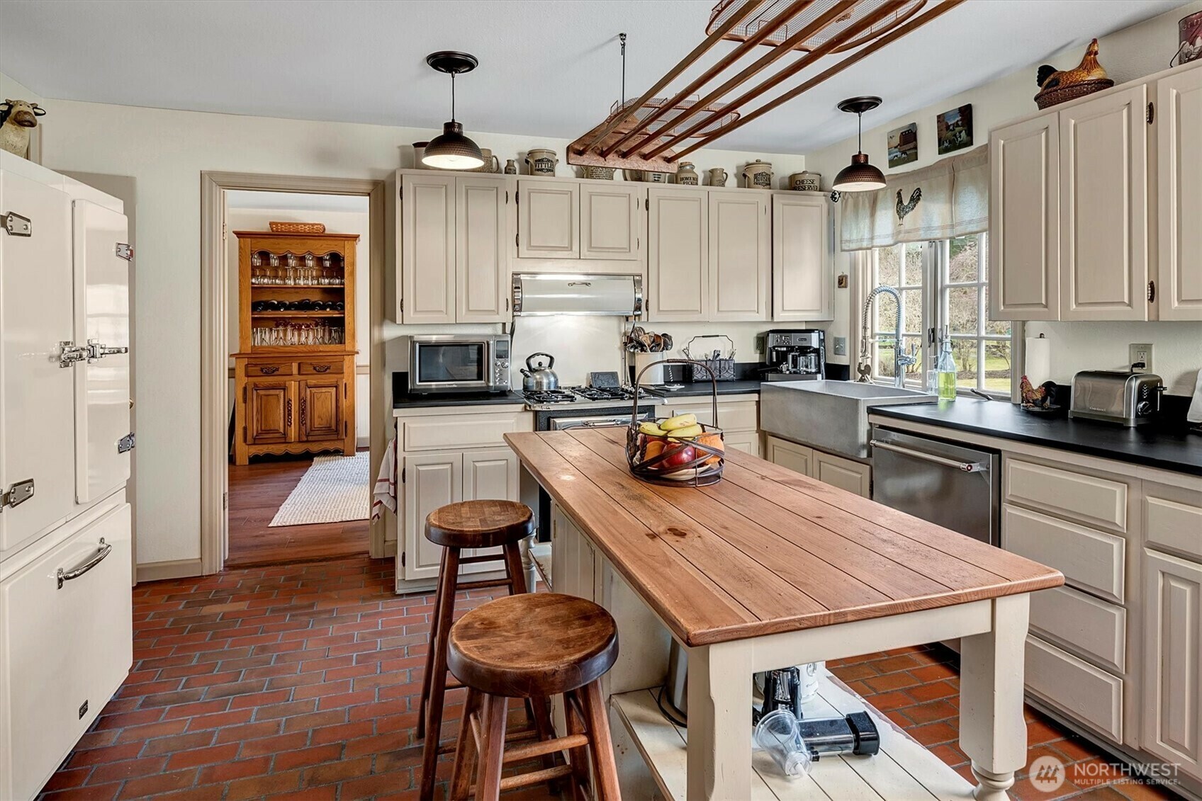 Property Photo: 14707 Bear Creek Lane NE WA 98077