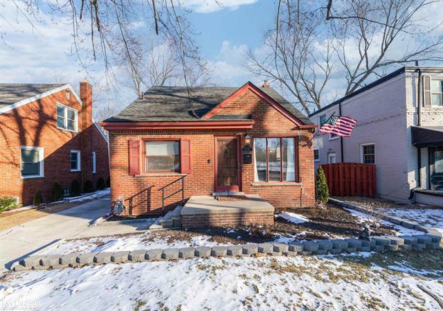 Property Photo:  1232 Vernier Road  MI 48236 