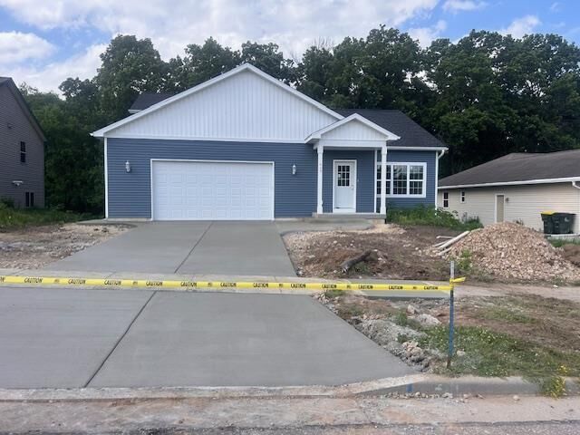 Property Photo: 648 Lakeview Avenue WI 53561