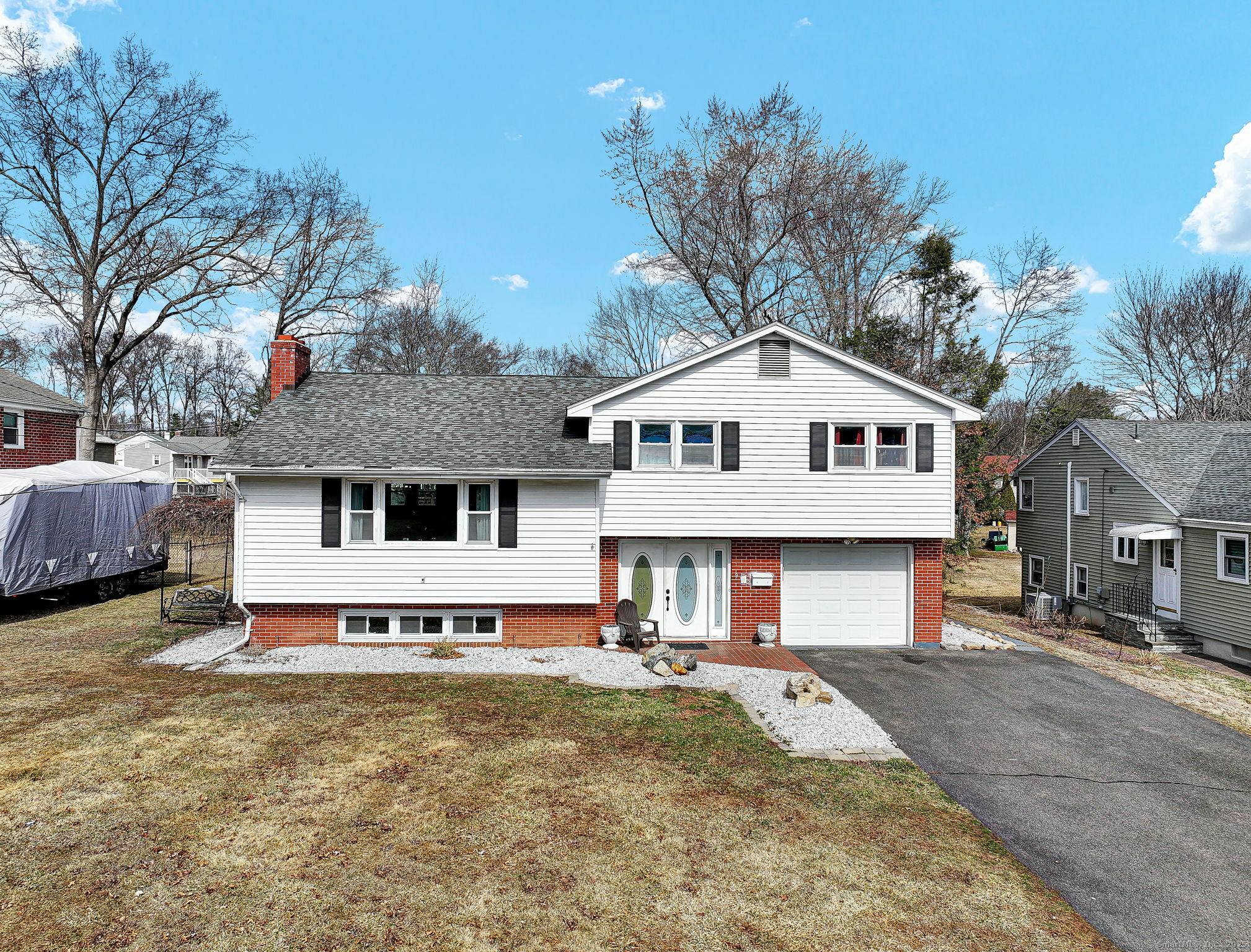 Property Photo:  9 Crest Street  CT 06109 