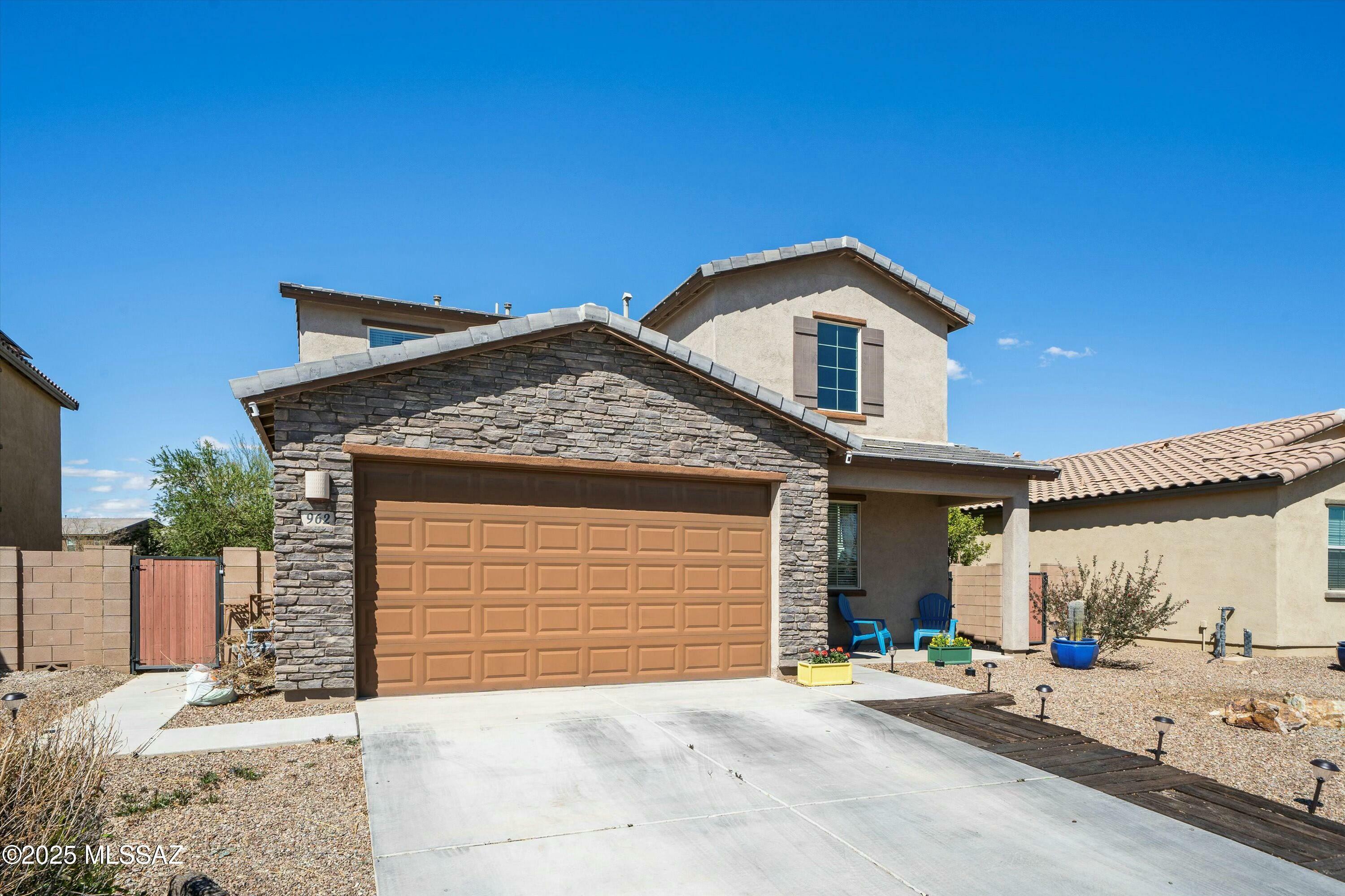 Property Photo: 962 W Calle Sucre AZ 85629