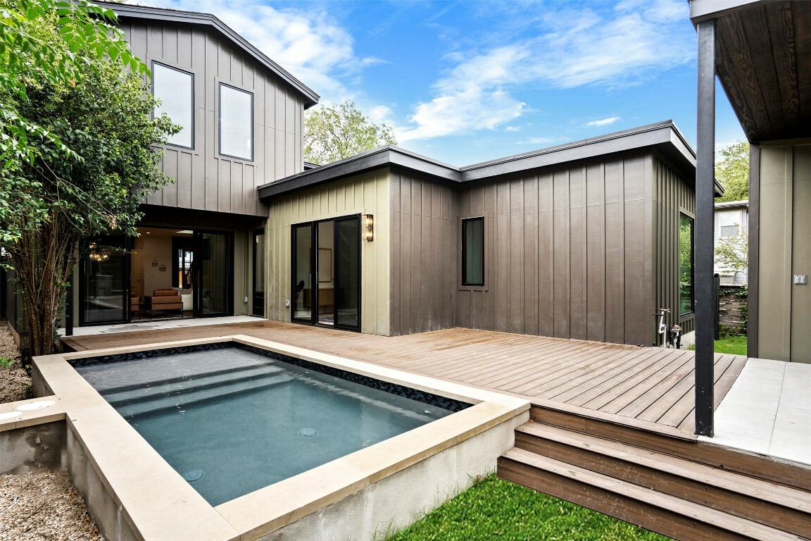 Property Photo: 705 E 50th Street TX 78751