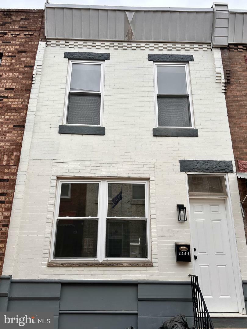 2441 S Darien Street  Philadelphia PA 19148 photo