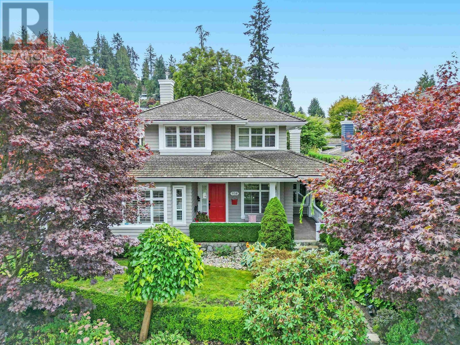 Property Photo: 938 Kings Avenue BC V7T 2B7