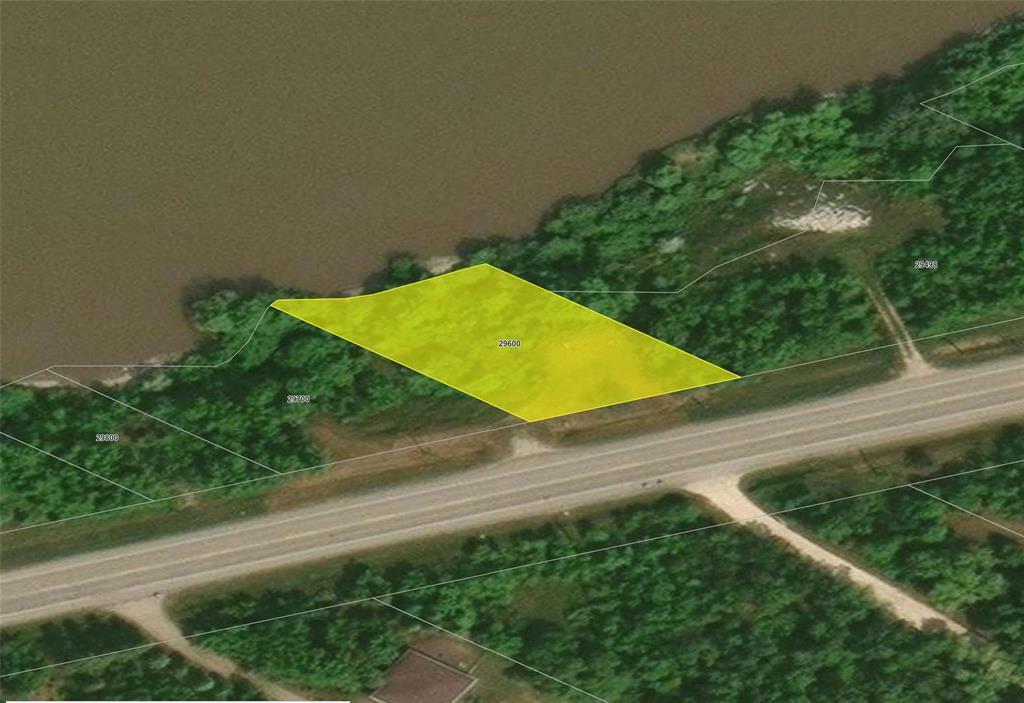 Property Photo:  4704 Henderson Highway  MB R0C 0B7 