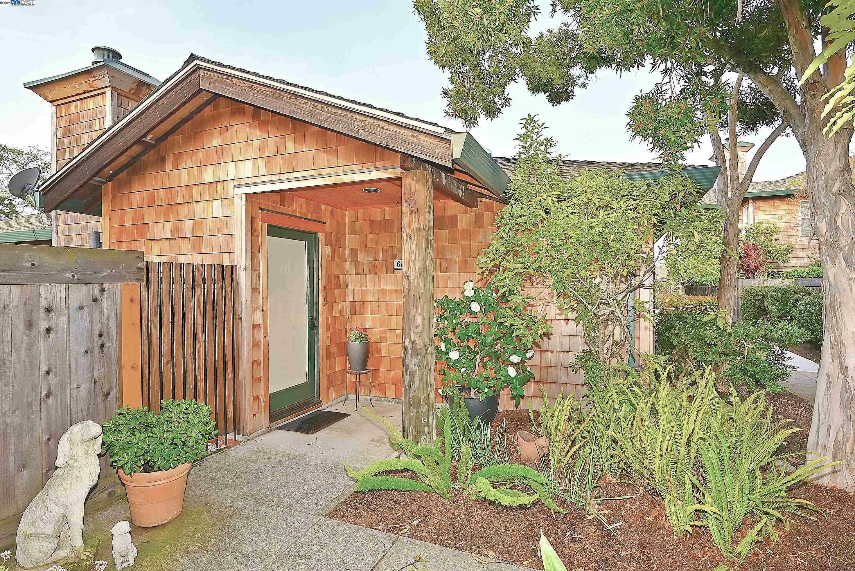 616 Centre Ct  Alameda CA 94502 photo