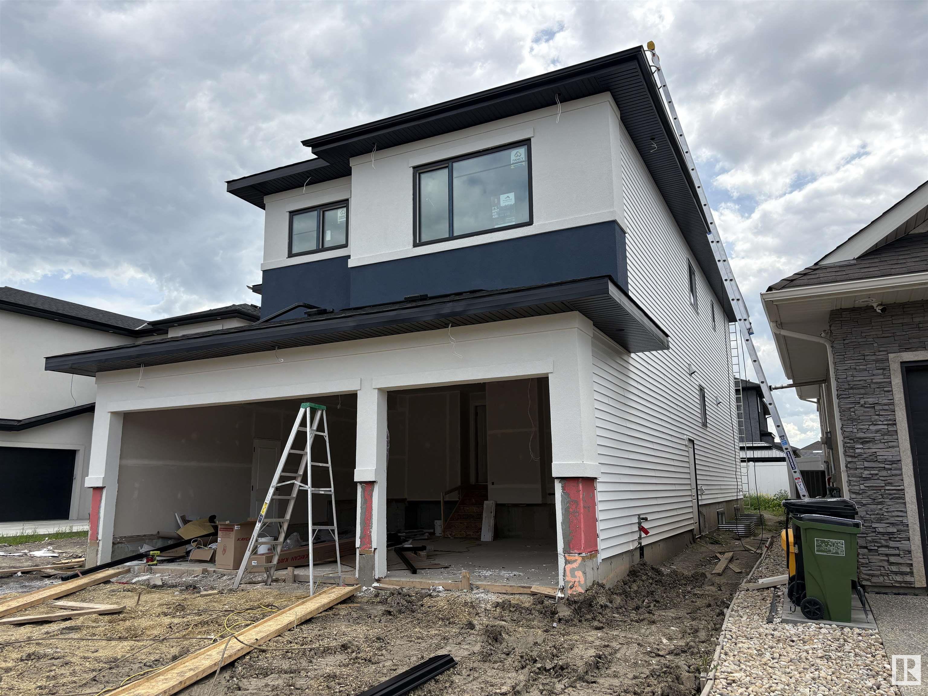 Property Photo: 619 Fraser Vista Vista NW AB T5Y 0V4