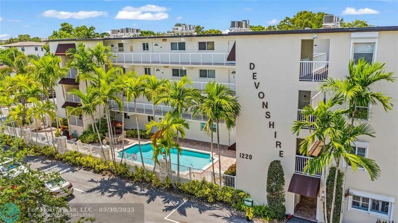 Property Photo: 1220 NE 3rd St 205 FL 33301