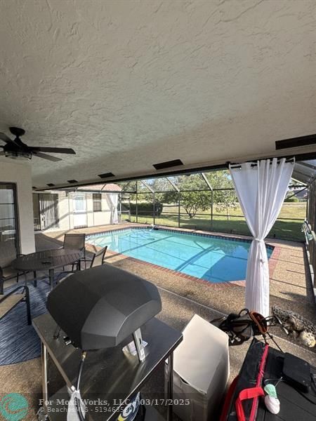 Property Photo: 10081 Canoe Brook Cir FL 33498
