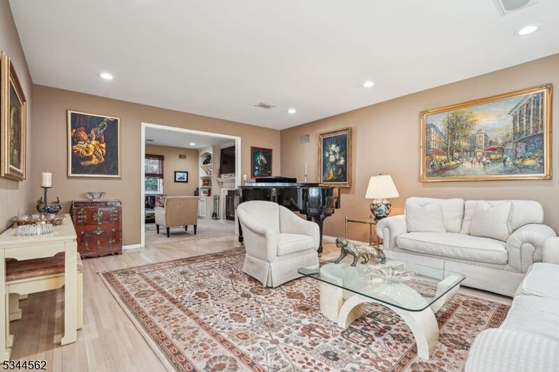 Property Photo: 39 Cunningham Dr NJ 07052