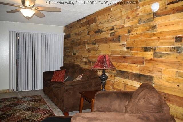 Property Photo: 2106 Kanawha Boulevard E 601 WV 25311
