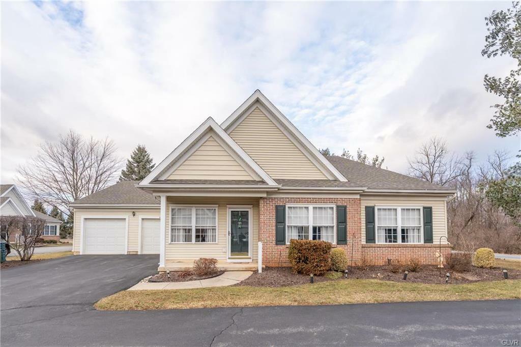 4697 Blue Grass Lane  Lower Macungie Twp PA 18062 photo