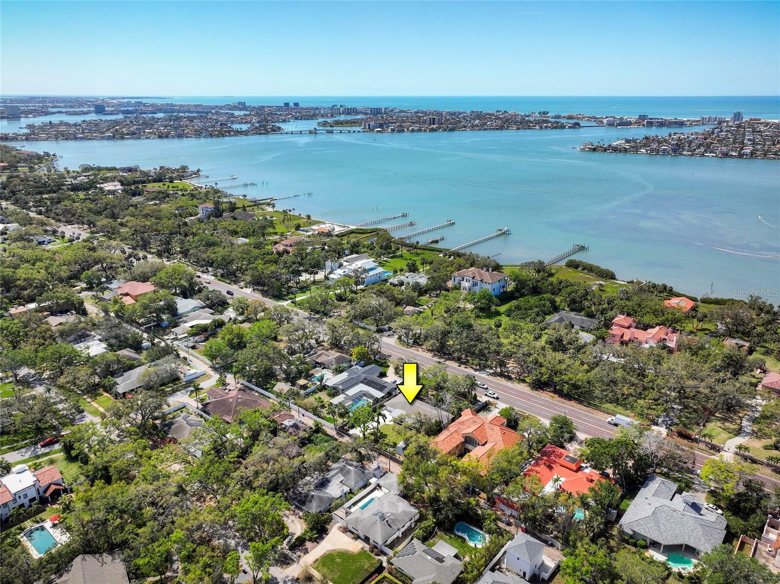 Property Photo: 1433 Park Street N FL 33710