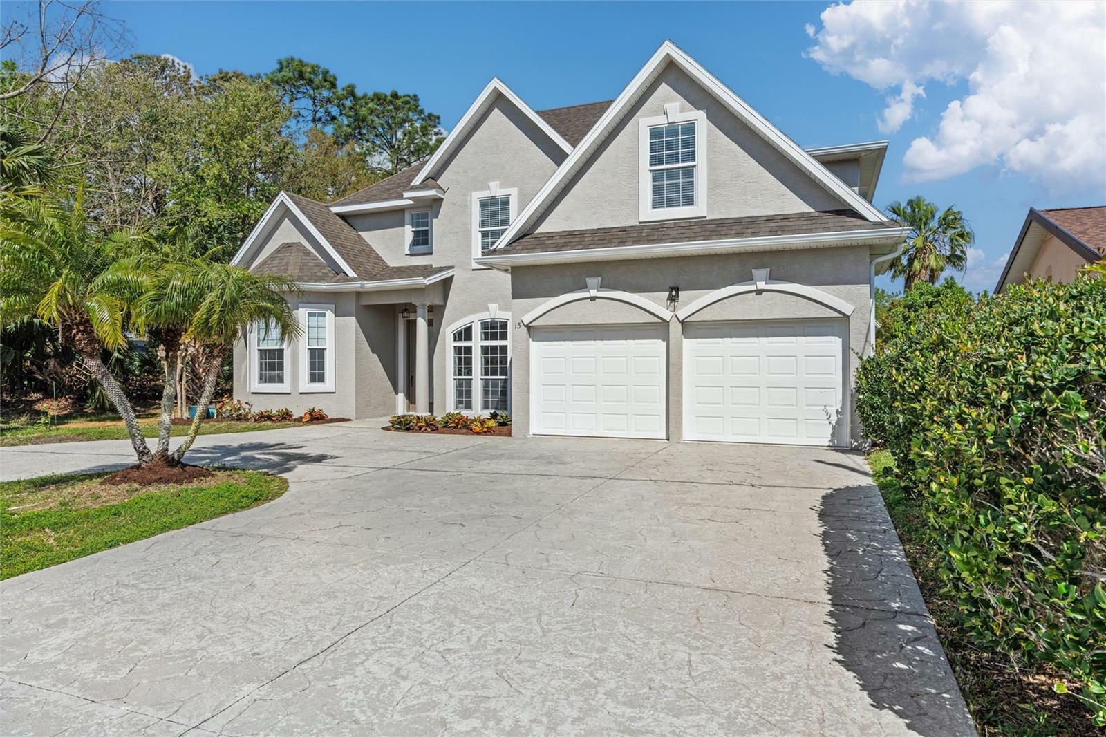 Property Photo: 13 Cedarfield Court FL 32137