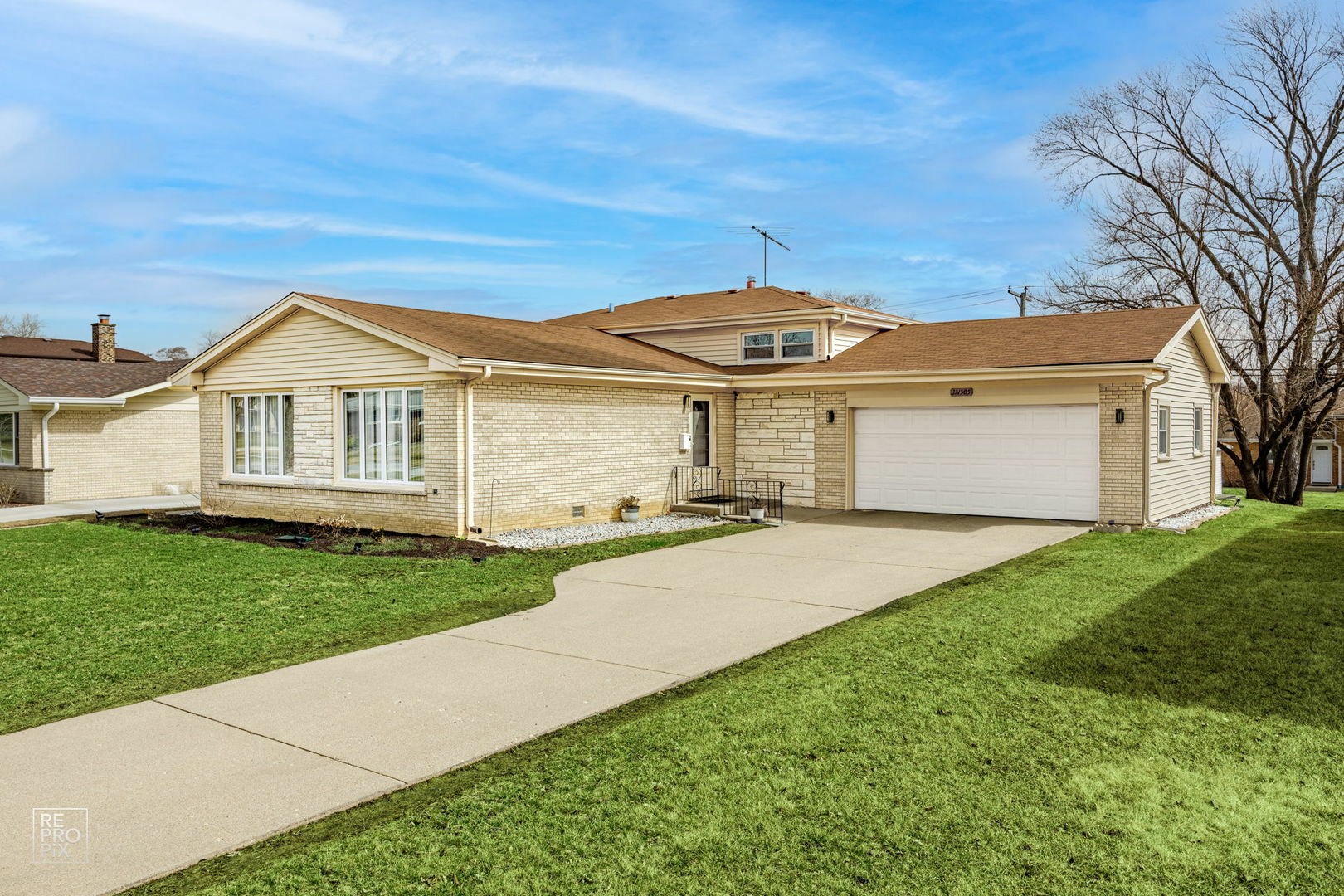 3N505 Crown Road  Elmhurst IL 60126 photo
