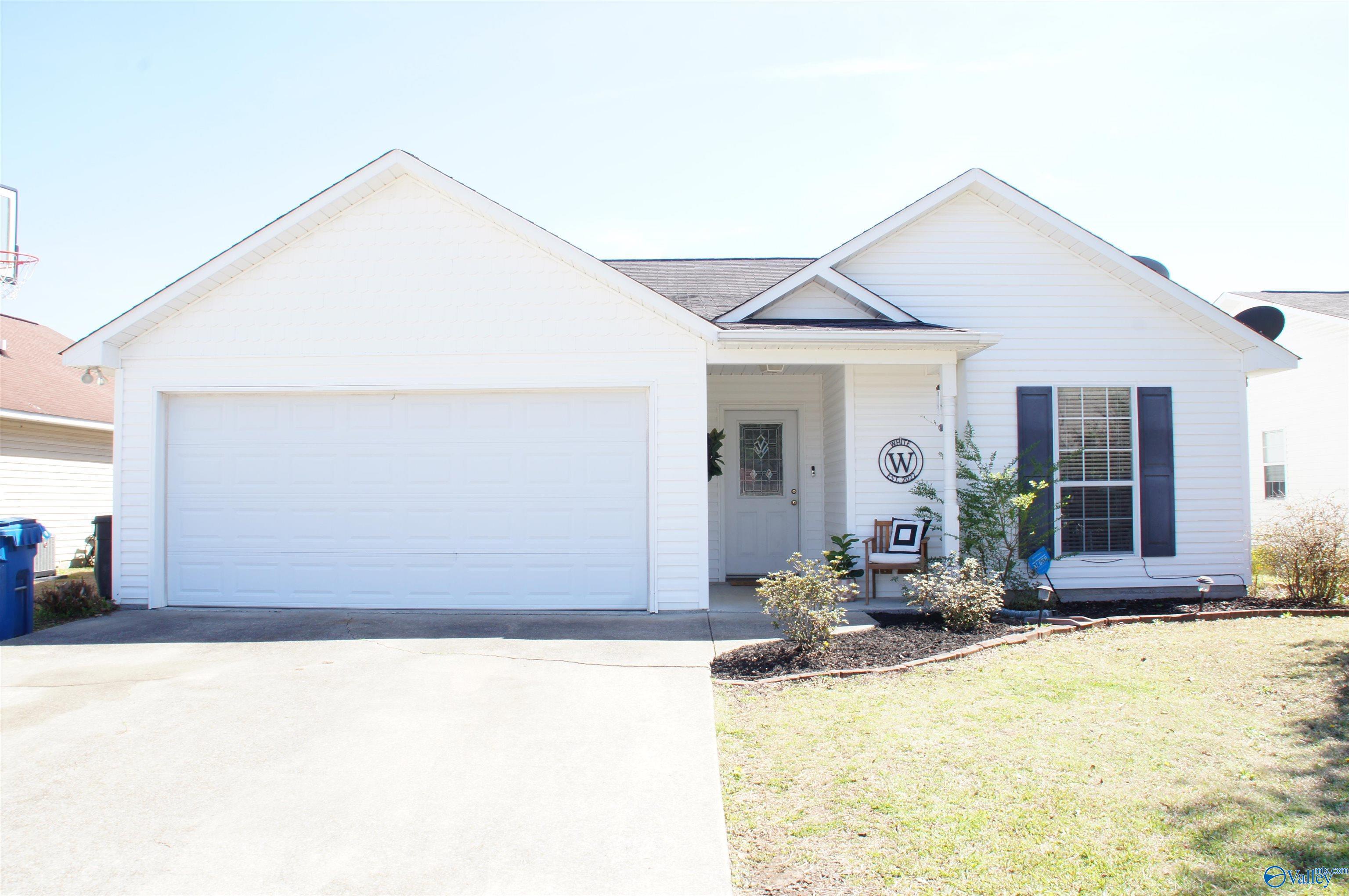 311 Autumnwood Drive  Rainbow City AL 35906 photo