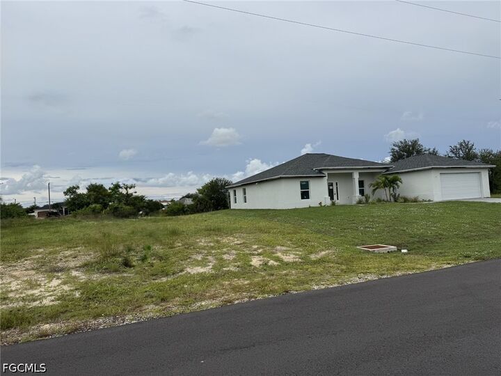 Property Photo:  1812 NE 13th Place  FL 33909 