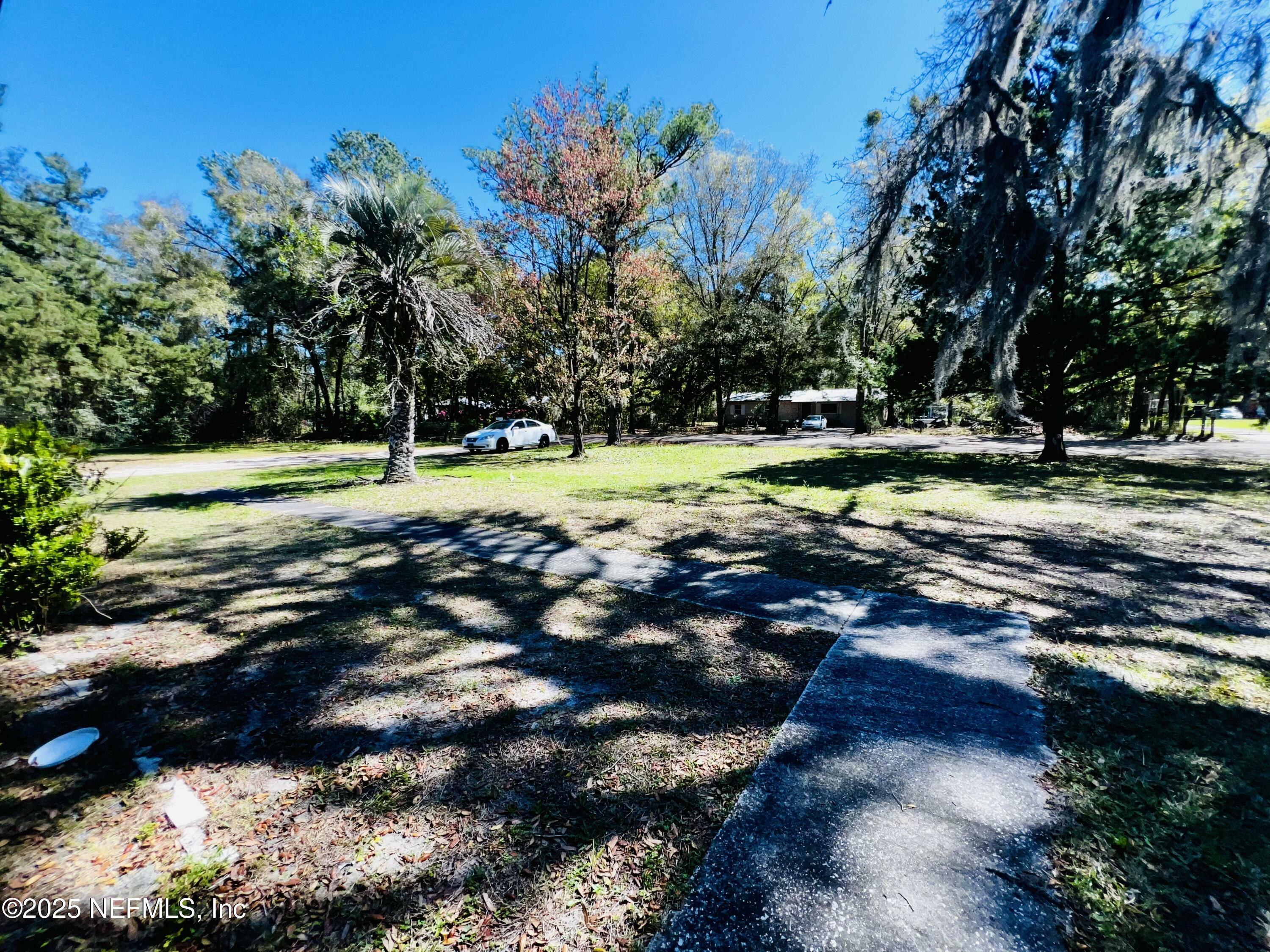 Property Photo: 2731 Howard Road FL 32068
