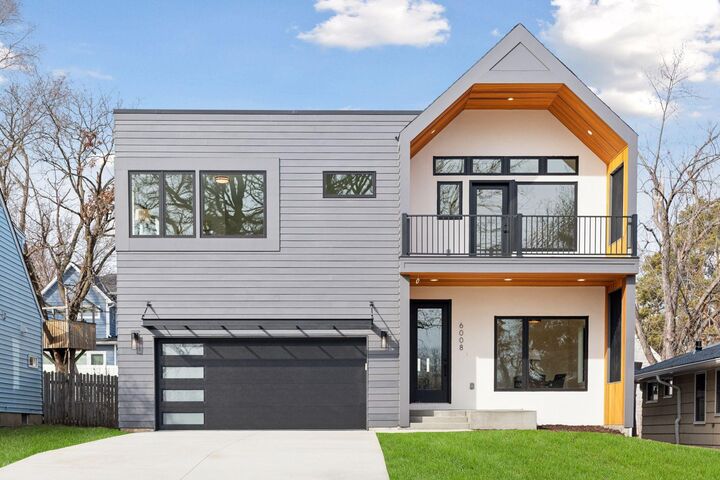6008 Oaklawn Avenue  Edina MN 55424 photo